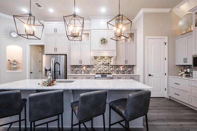 86 Lucia Lane, Maumelle, AR 72113