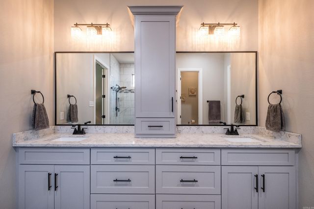 86 Lucia Lane, Maumelle, AR 72113