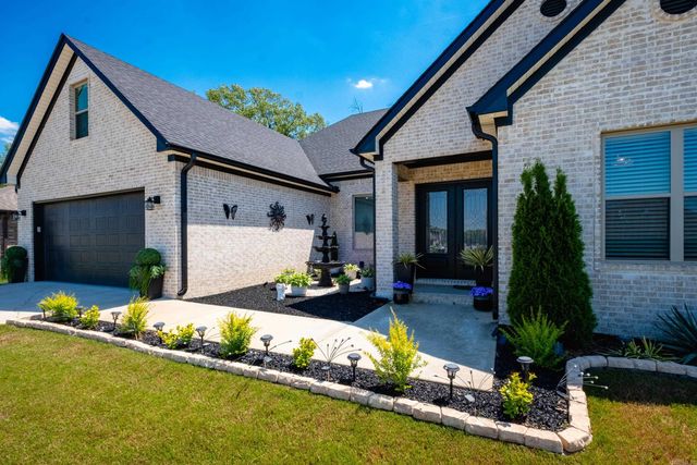 86 Lucia Lane, Maumelle, AR 72113