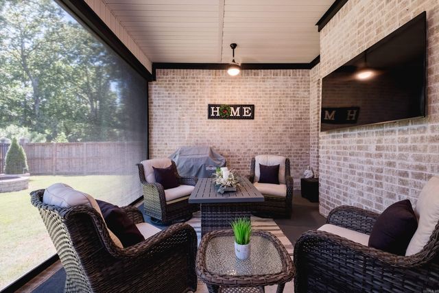 86 Lucia Lane, Maumelle, AR 72113