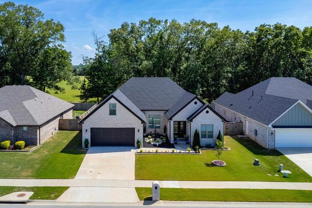 86 Lucia Lane, Maumelle, AR 72113