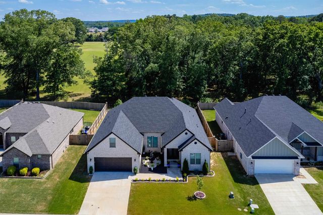 86 Lucia Lane, Maumelle, AR 72113