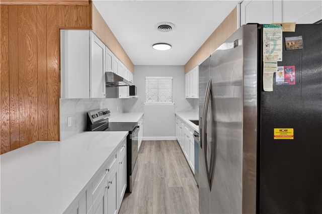 4022 Capri Dr, Corpus Christi, TX 78411