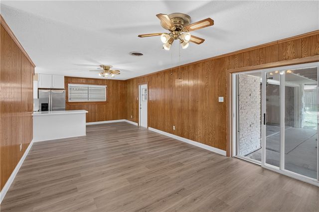 4022 Capri Dr, Corpus Christi, TX 78411