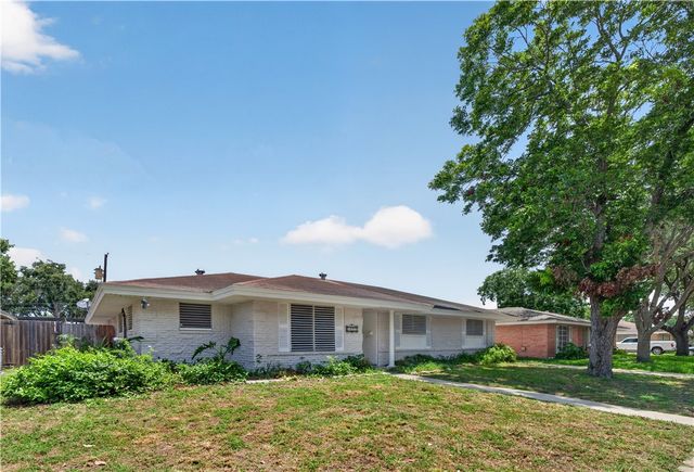 4022 Capri Dr, Corpus Christi, TX 78411