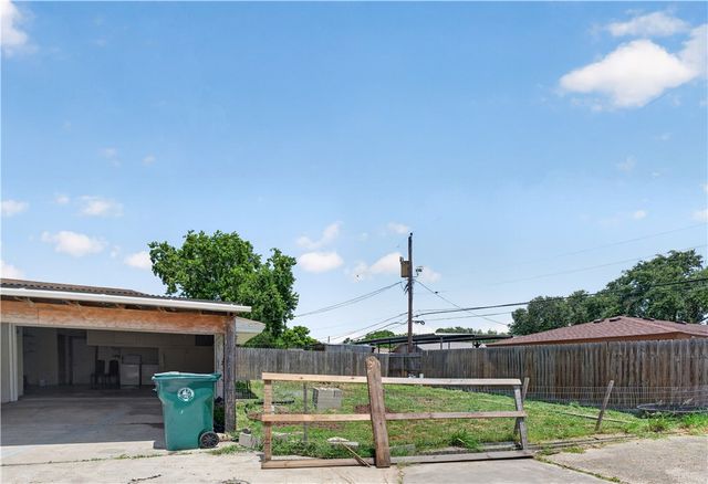 4022 Capri Dr, Corpus Christi, TX 78411