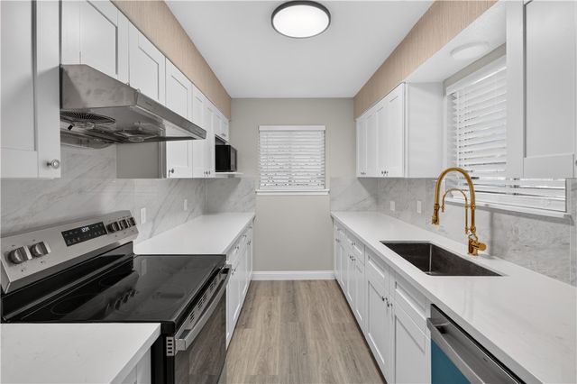 4022 Capri Dr, Corpus Christi, TX 78411