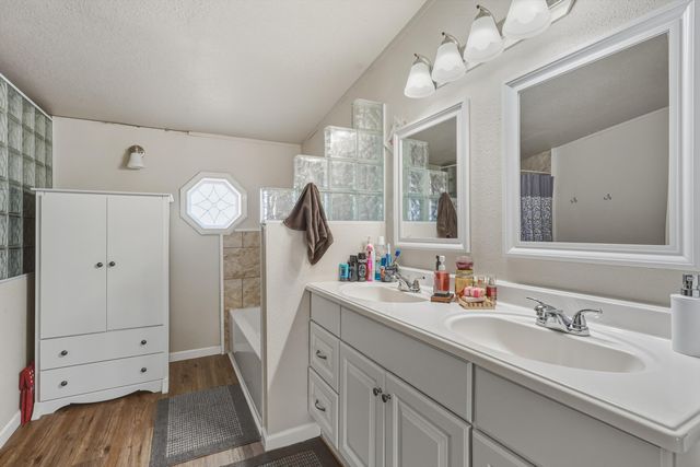 35 Griffin Road, Moriarty, NM 87035