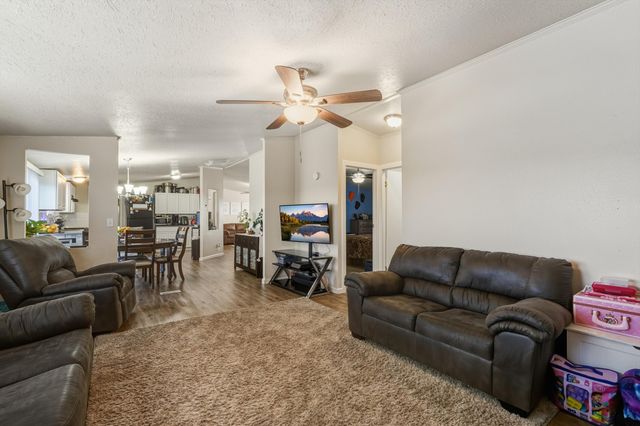 35 Griffin Road, Moriarty, NM 87035