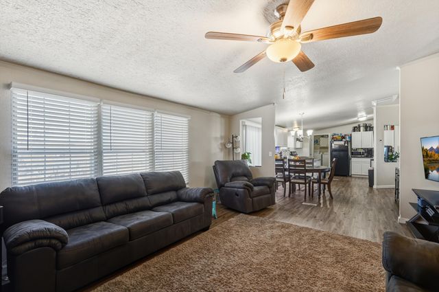 35 Griffin Road, Moriarty, NM 87035