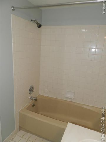 9374 Patton Street, Livonia, MI 48150