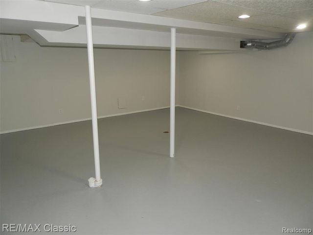 9374 Patton Street, Livonia, MI 48150