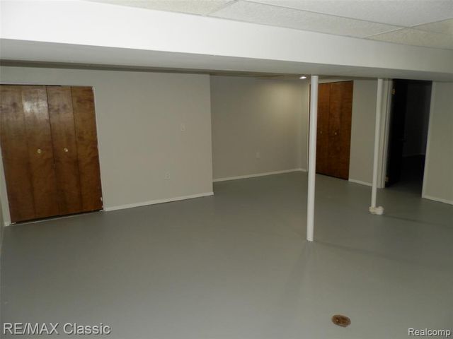 9374 Patton Street, Livonia, MI 48150