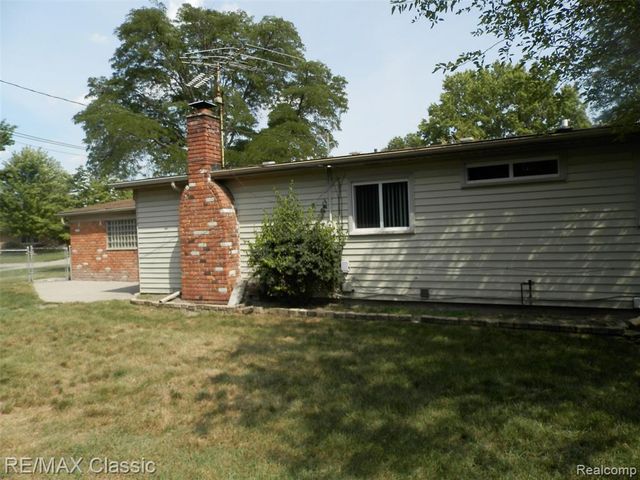 9374 Patton Street, Livonia, MI 48150