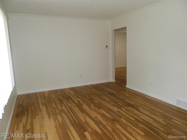 9374 Patton Street, Livonia, MI 48150