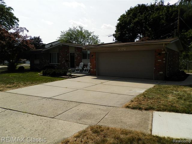9374 Patton Street, Livonia, MI 48150