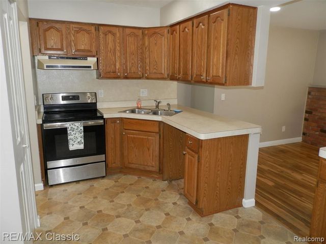 9374 Patton Street, Livonia, MI 48150