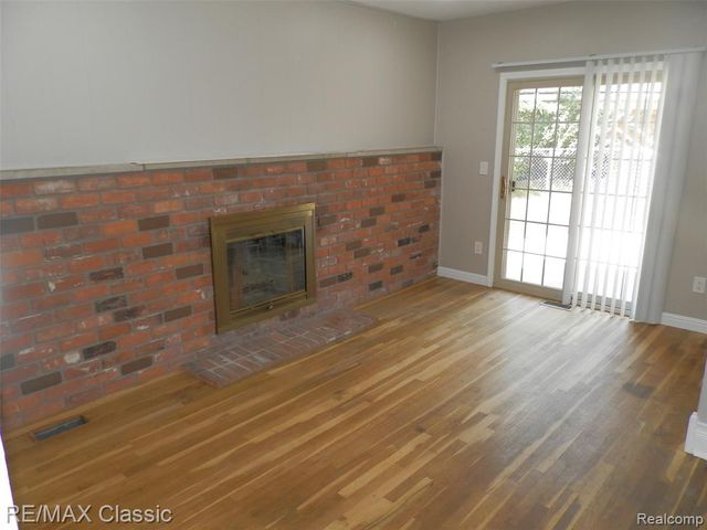 9374 Patton Street, Livonia, MI 48150