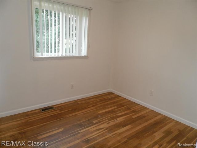 9374 Patton Street, Livonia, MI 48150