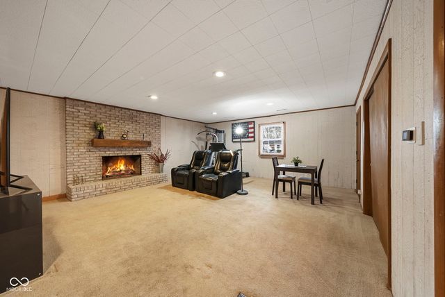 53 E Antler Drive, Terre Haute, IN 47802