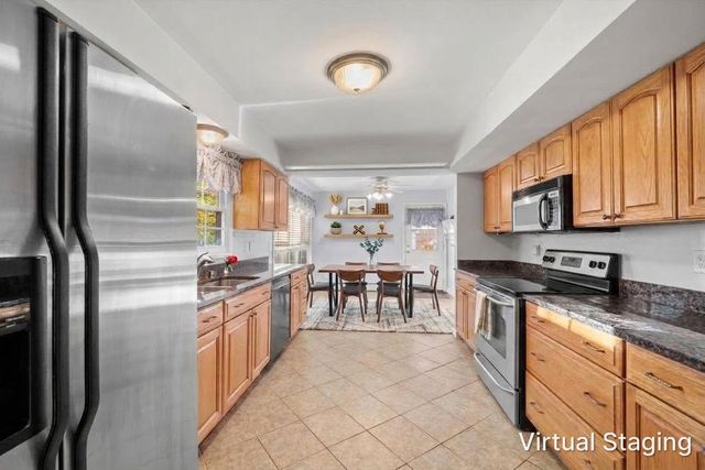 26182 Kiltartan Street, Farmington Hills, MI 48334