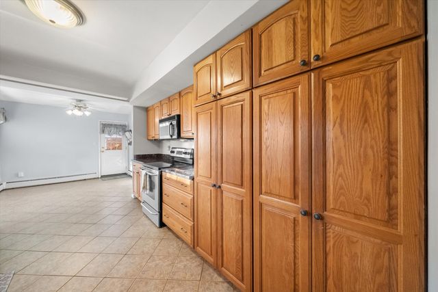 26182 Kiltartan Street, Farmington Hills, MI 48334