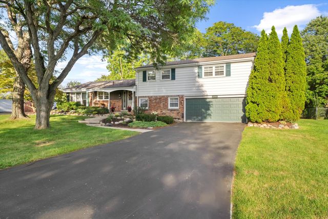 26182 Kiltartan Street, Farmington Hills, MI 48334
