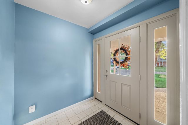 26182 Kiltartan Street, Farmington Hills, MI 48334