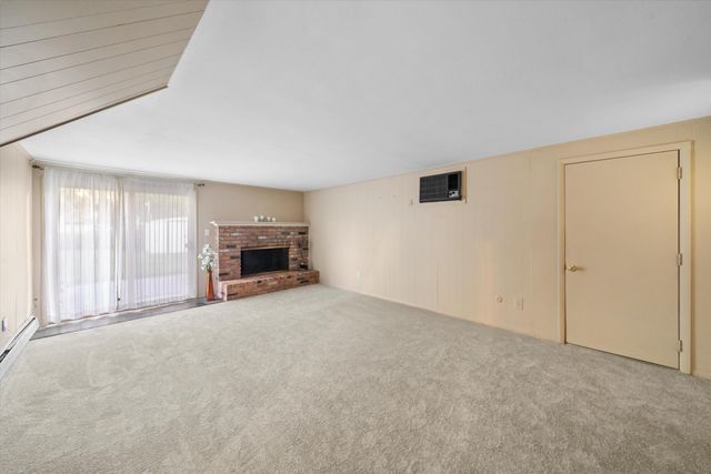 26182 Kiltartan Street, Farmington Hills, MI 48334
