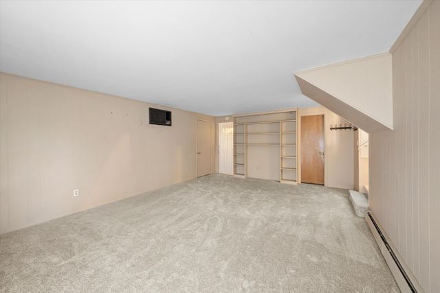 26182 Kiltartan Street, Farmington Hills, MI 48334
