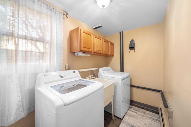 26182 Kiltartan Street, Farmington Hills, MI 48334