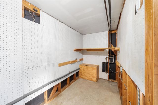 26182 Kiltartan Street, Farmington Hills, MI 48334