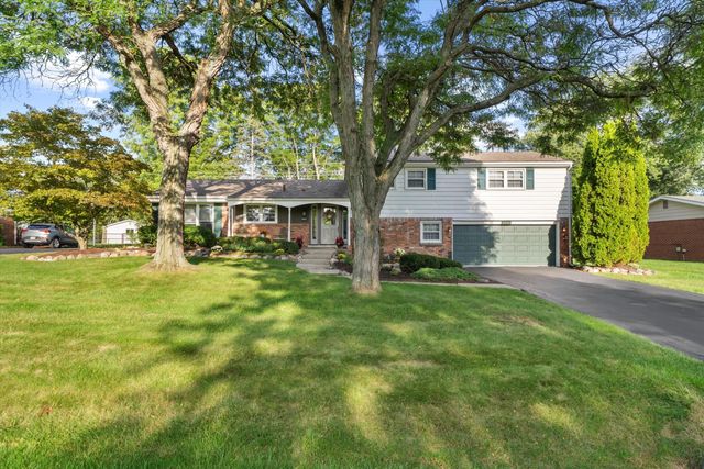 26182 Kiltartan Street, Farmington Hills, MI 48334