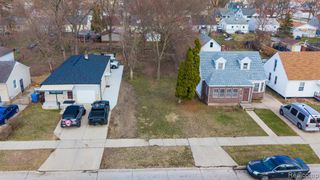 26166 Powers Avenue, Dearborn Heights, MI 48125