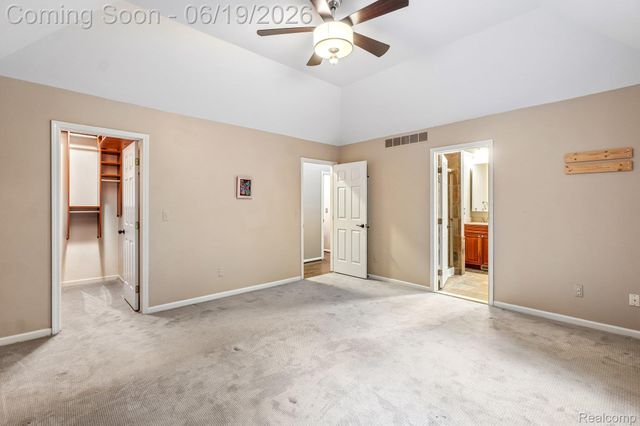 2093 Deer Run Trail, Waterford Charter Township, MI 48329