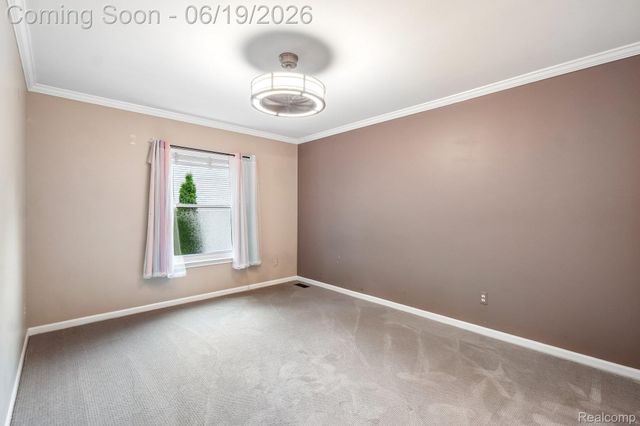 2093 Deer Run Trail, Waterford Charter Township, MI 48329