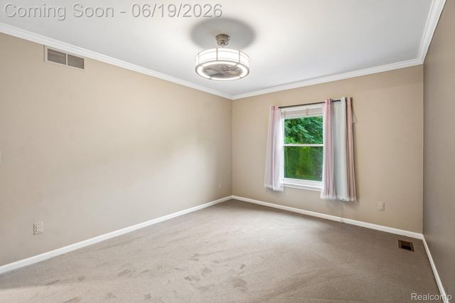 2093 Deer Run Trail, Waterford Charter Township, MI 48329