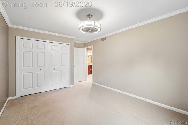 2093 Deer Run Trail, Waterford Charter Township, MI 48329