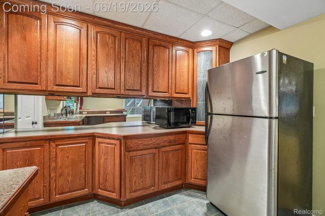 2093 Deer Run Trail, Waterford Charter Township, MI 48329