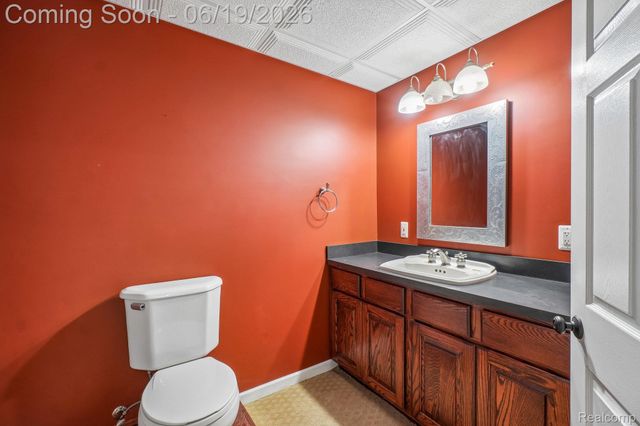 2093 Deer Run Trail, Waterford Charter Township, MI 48329