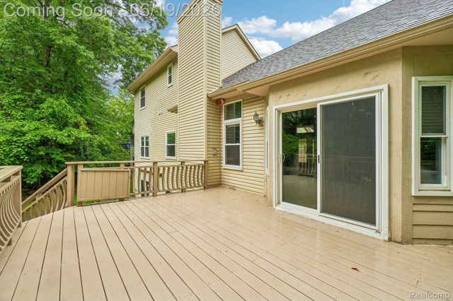 2093 Deer Run Trail, Waterford Charter Township, MI 48329