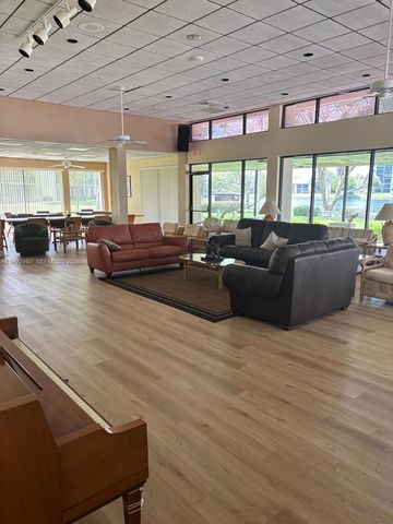 1969 SW 15th Street 93, Deerfield Beach, FL 33442