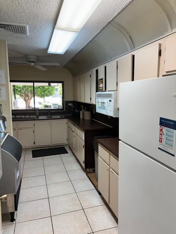 1969 SW 15th Street 93, Deerfield Beach, FL 33442
