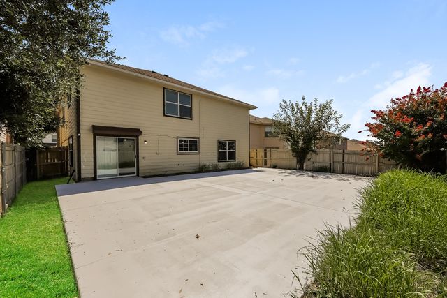 312 Dakota Ridge Drive, Fort Worth, TX 76134