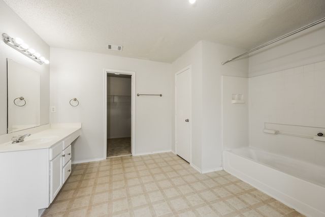 312 Dakota Ridge Drive, Fort Worth, TX 76134
