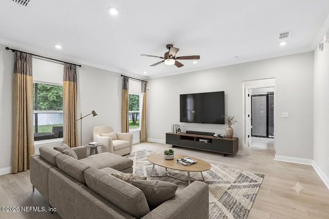 13863 HOLSINGER Boulevard, Jacksonville, FL 32256