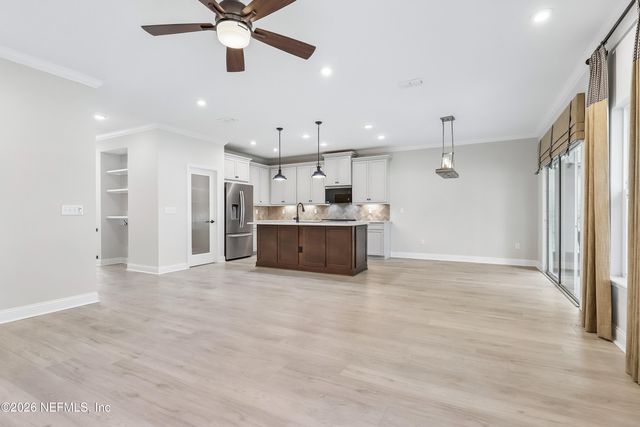 13863 HOLSINGER Boulevard, Jacksonville, FL 32256