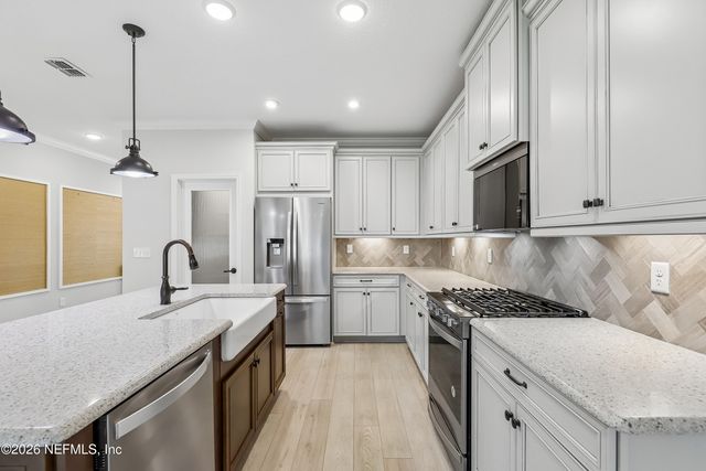 13863 HOLSINGER Boulevard, Jacksonville, FL 32256