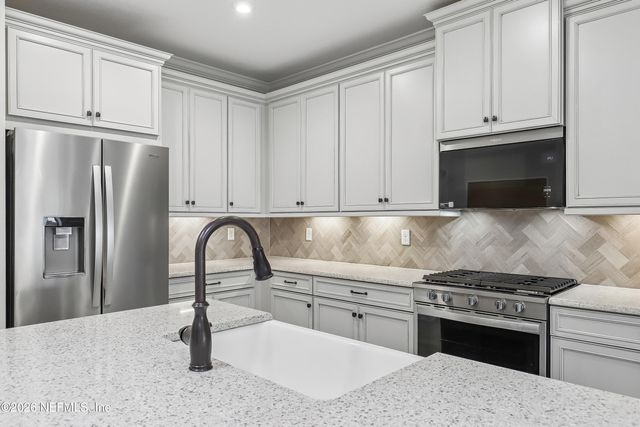 13863 HOLSINGER Boulevard, Jacksonville, FL 32256