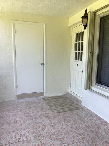 5927 La Pinata Boulevard, Greenacres, FL 33463